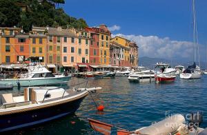 yachts-in-the-italian-mediterranean-coast-known-as-cinque-terre-giancarlo-liguori